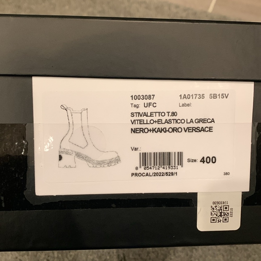 Versace Authentic Woman’s La Greca Boots 🥾 - Picture 8 of 8